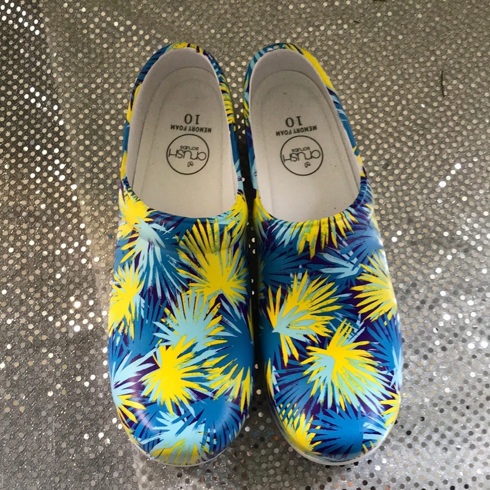 Crush Scrubs Memory Foam Shoes